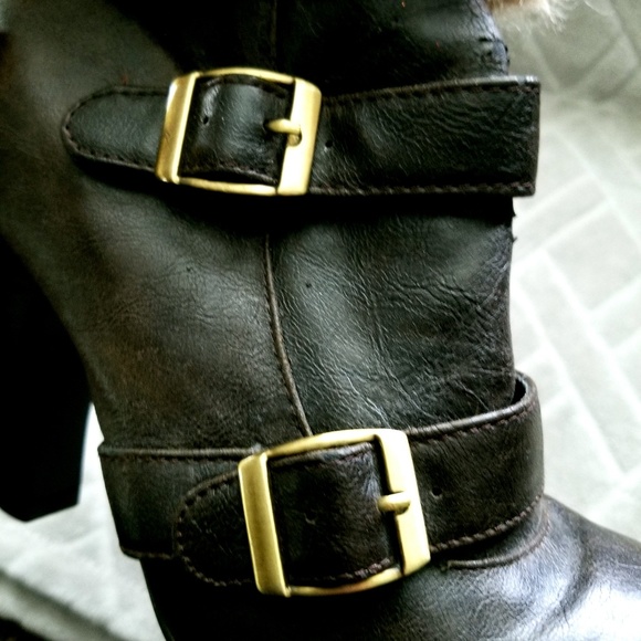 Fur top brown ankle boots with buckles - Picture 3 of 5